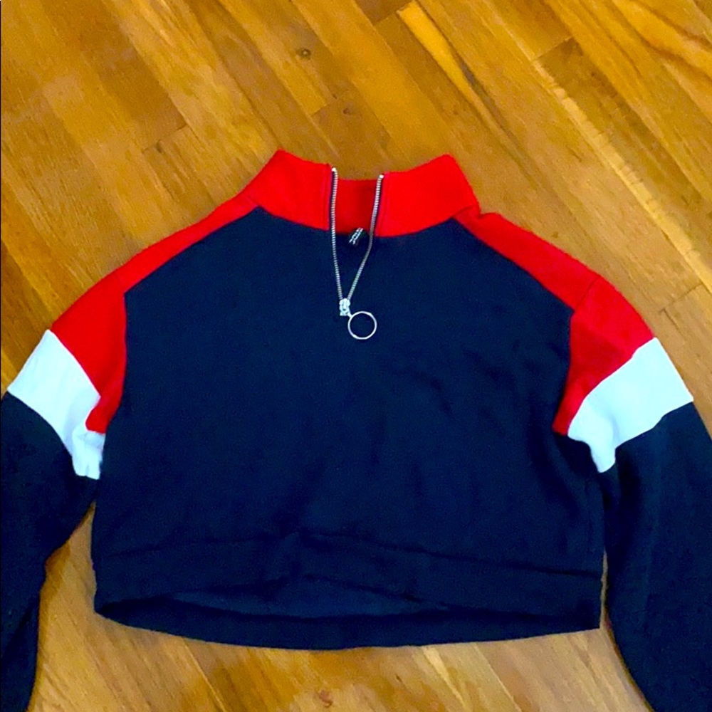 Cropped crew neck